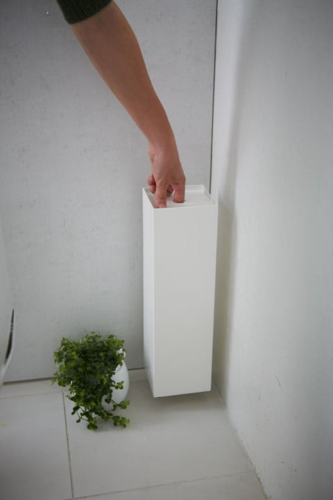 Yamazaki Tower Toiletrolhouder dicht