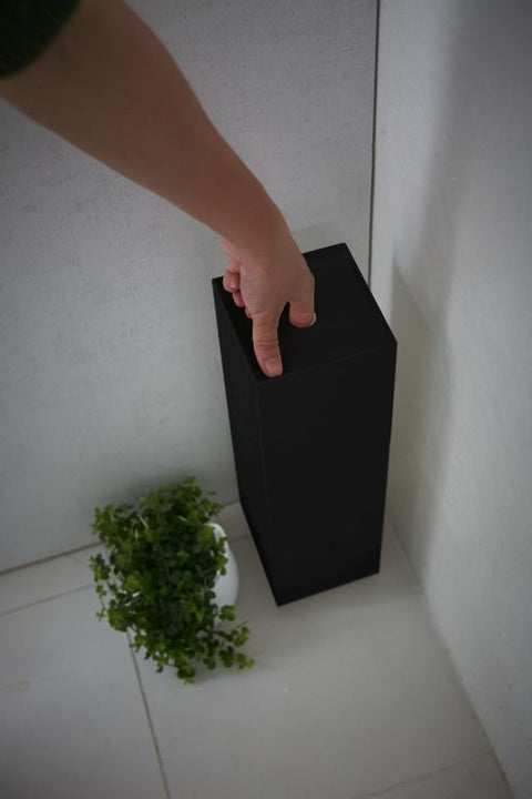 Yamazaki Tower Toiletrolhouder dicht