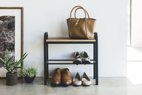 Yamazaki Tower Schoenenrek met houten plank
