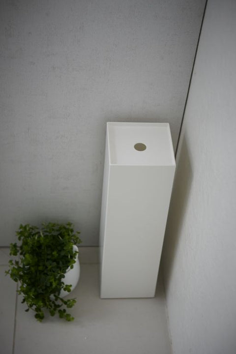 Yamazaki Tower Toiletrolhouder dicht