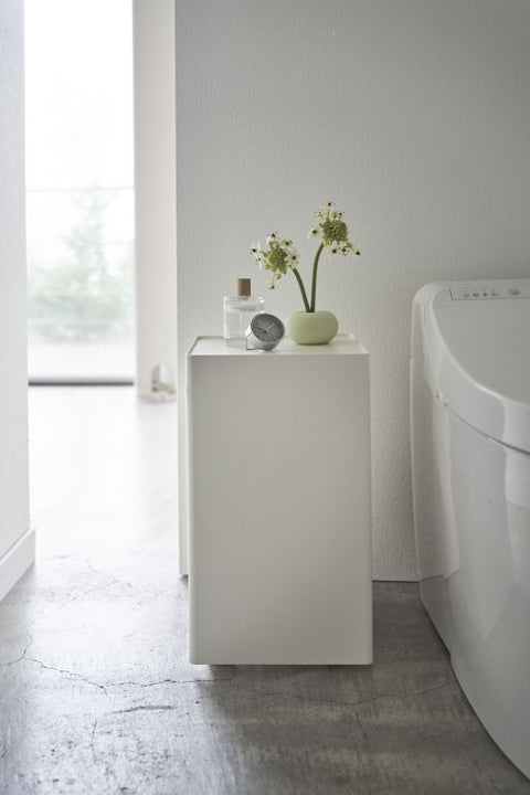 Yamazaki Tower Toiletrolhouder op wielen