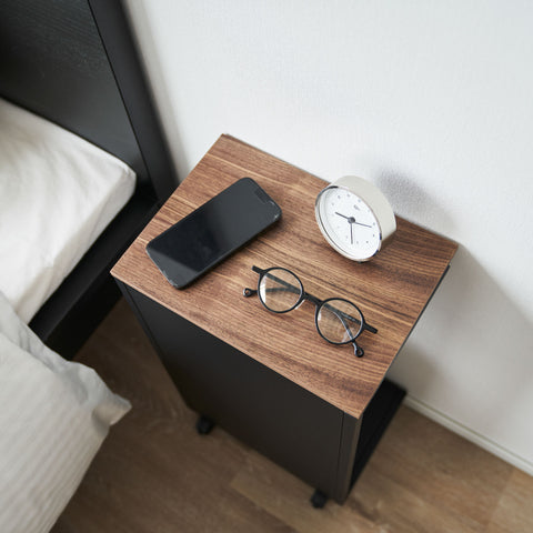 Yamazaki Tower Bijzettafel op wielen semi gesloten