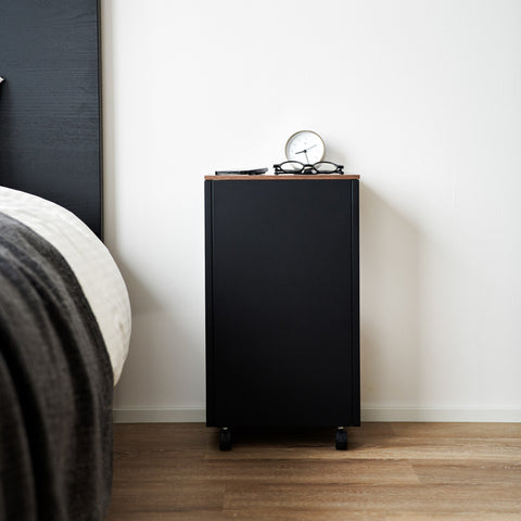 Yamazaki Tower Bijzettafel op wielen semi gesloten