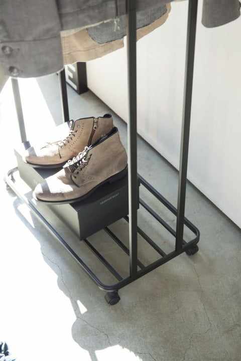 Yamazaki Tower Kledingrek op wielen