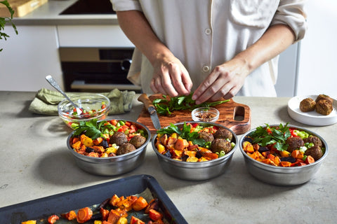 Black+Blum Steel food Bowl Small - Meal prep - Ø170mm - H 59mm - Grijs/Rood