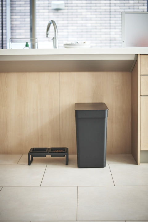 Yamazaki Tower Container dierenvoer 12kg
