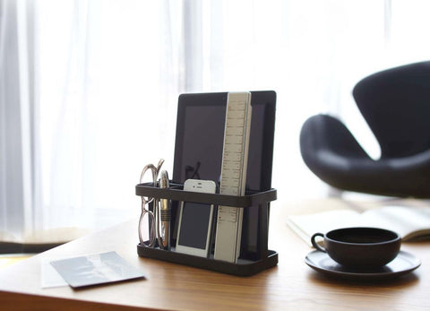 Yamazaki Tower Tablet & afstandsbedieningrek